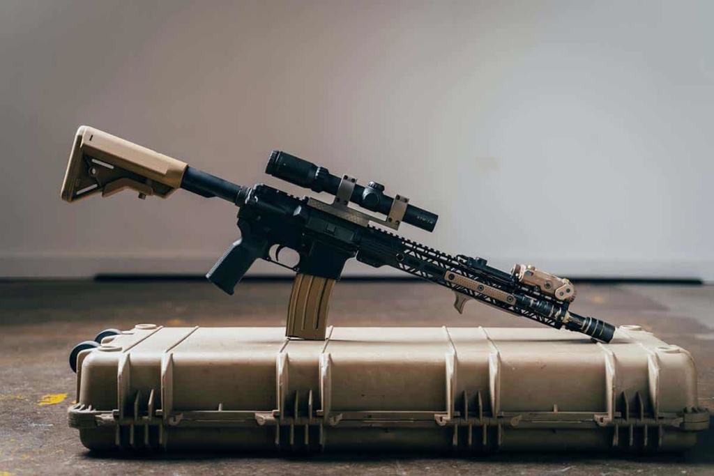 M4A1-S VS M4A4
