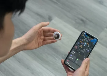 6 GPS Trackers To Keep Your Child Safe And Give You Peace Of Mind