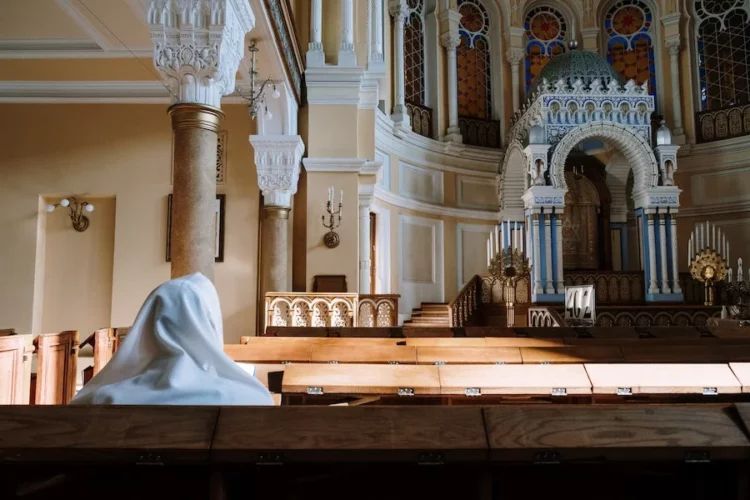 How Can Synagogues Reduce Their Energy Prices