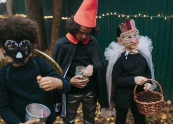 How To Make Cheap And Unique Halloween Costumes