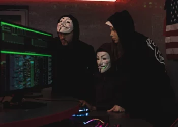 How To Know Who Is Stealing Your Photos On The Internet