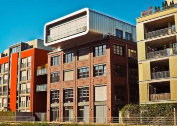 Bobbi Brown Net Worth