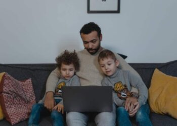 A Guide On How To Be An Active Listener With Your Parents