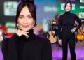 Kacey Musgraves Takes Wardrobe Malfunction In Stride On "Saturday Night Live"