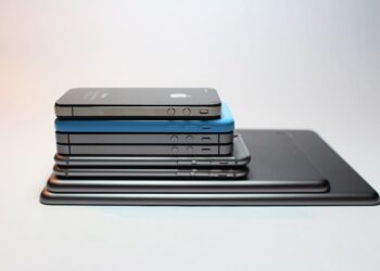 How Many Phones Can I Carry From USA To India