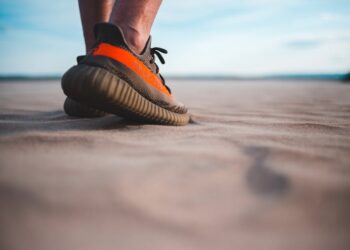 How To Stay Comfortable and Stylish in Summer Work Attire