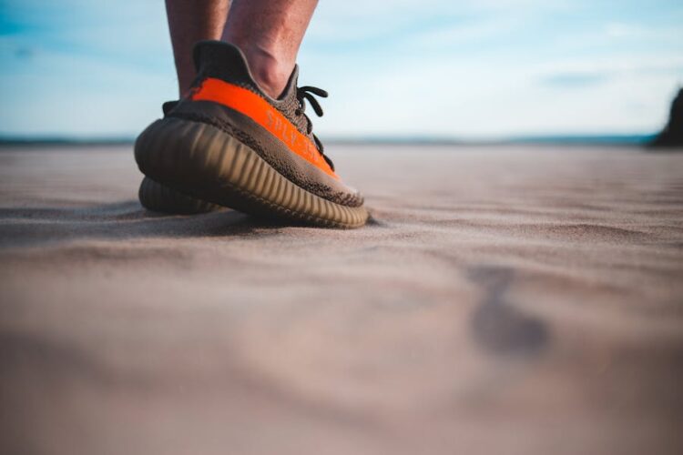 How To Stay Comfortable and Stylish in Summer Work Attire